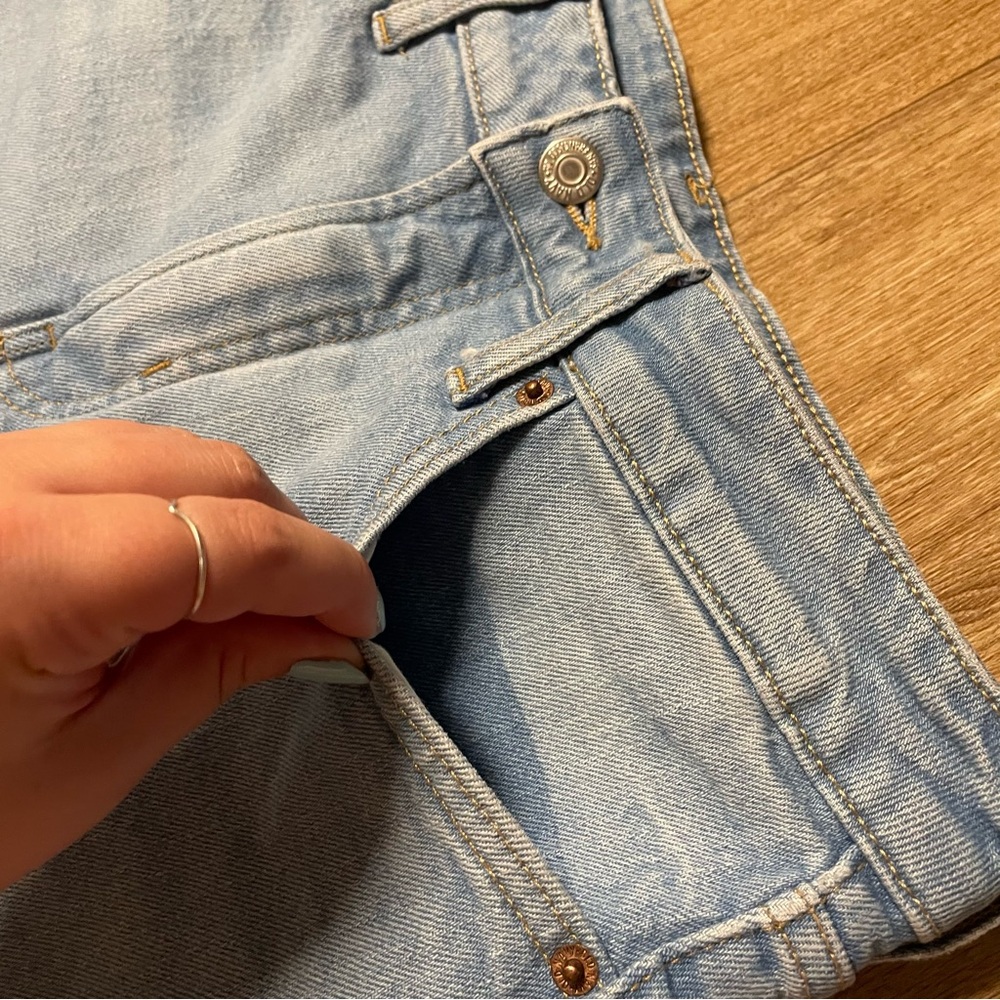 Light Wash Old Navy Denim Shorts - Picture 3 of 4